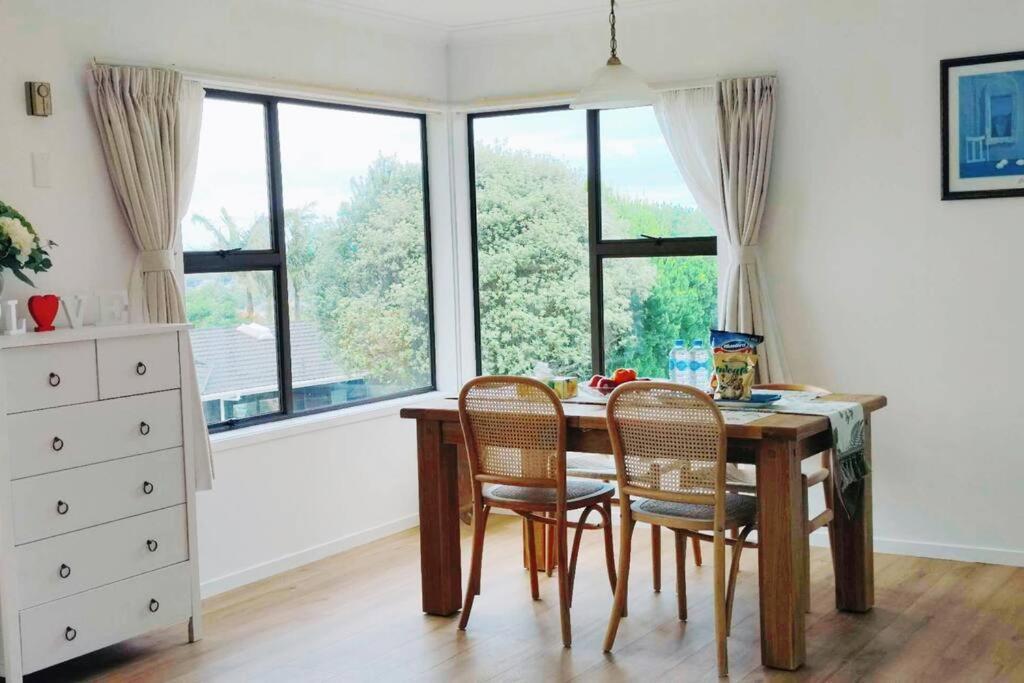 Seaview House In Howick Оукланд Екстериор снимка